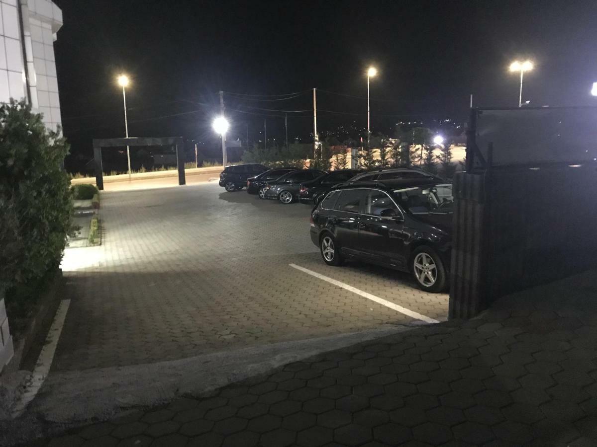 Hotelwhite Gjilan Εξωτερικό φωτογραφία